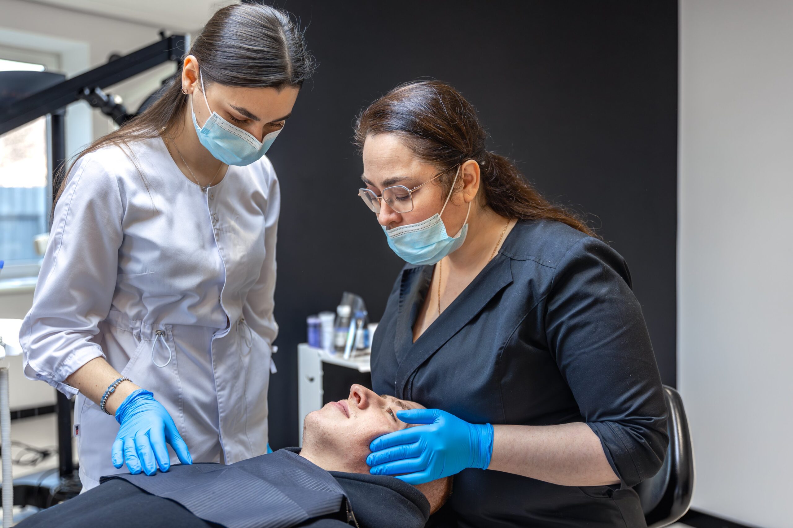 5 signs you should see a dermatologist immediately